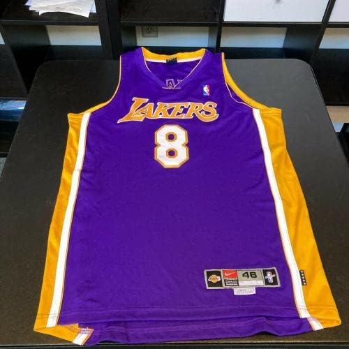 Kobe Bryant Aláírt 1999-Ben a Los Angeles Lakers Meccs Kiadott Jersey uda vagy Felső szint COA - Dedikált NBA Mezek